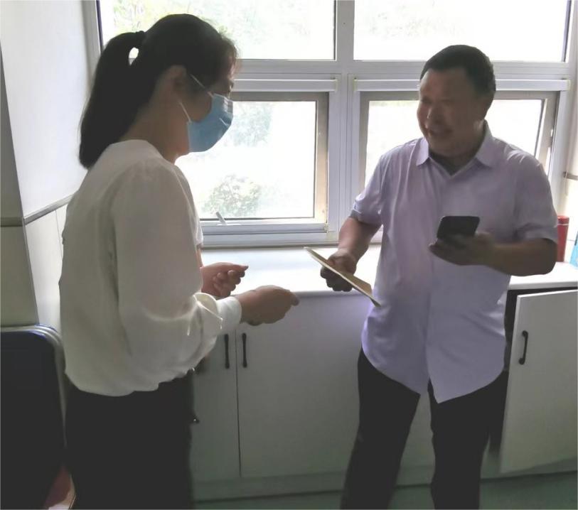 真情慰問暖人心，擇立集團(tuán)探望員工住院家屬