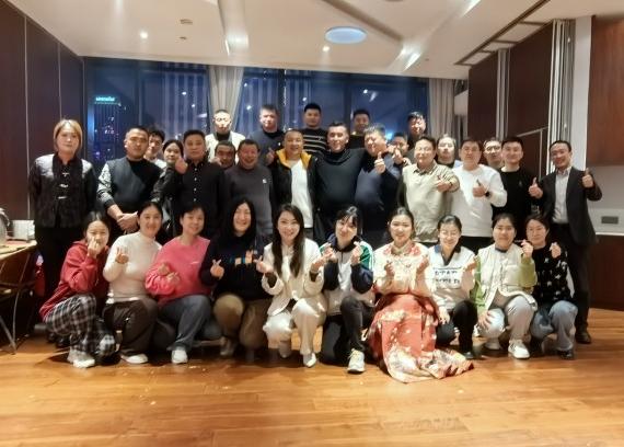 為夢(mèng)想-不止步，山東擇立集團(tuán)2025年會(huì)盛典圓滿(mǎn)落幕